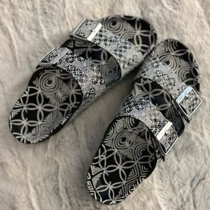 These are a funky take on the classic Birkenstock.